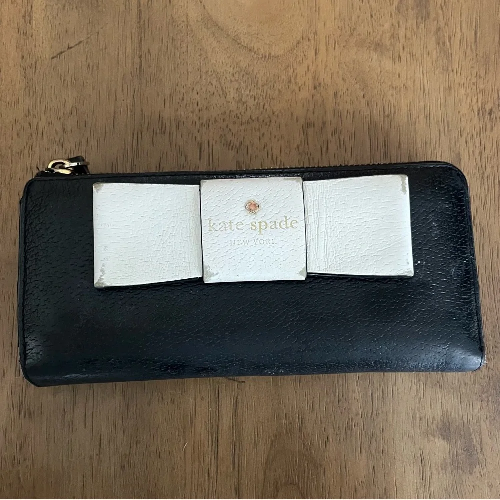 kate spade Matthews Street Nisha wallet